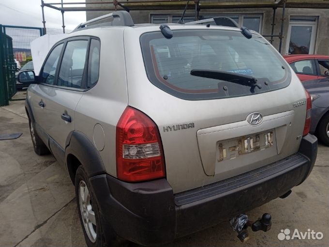 Стойка передняя левая hyundai tucson JM 2006