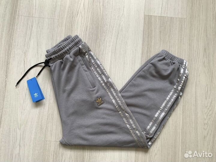 Спортивные штаны adidas мужские