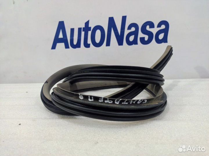 Уплотнитель двери передний правый Hyundai Santa Fe