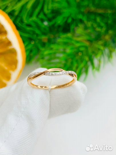 Золотое кольцо бриллиантовая бесконечность 585