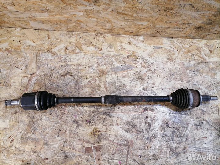 Передний правый привод Мitsubishi Grandis 2.4 NA