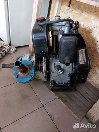 Дизельный двигатель, помпой