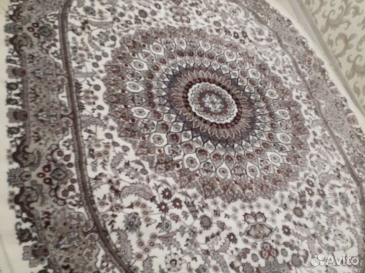 Ковер шерстяной новый