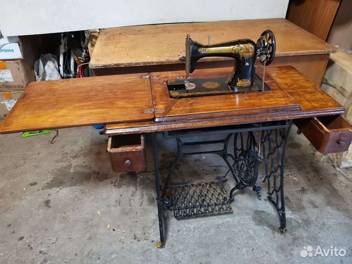 Швейная машинка 