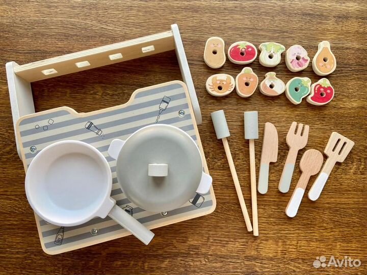 Детская плита с посудой и грилем из дерева