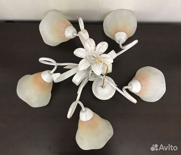 Люстра новая