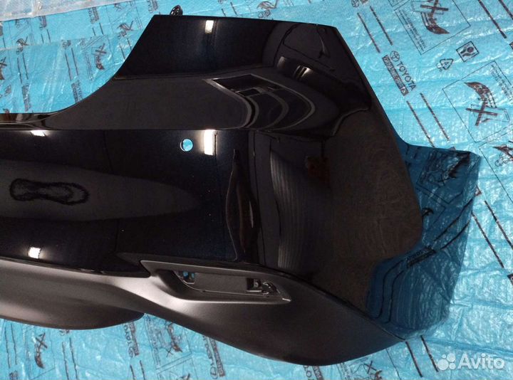 Бампер задний Камри 70 с накладкой 18-21