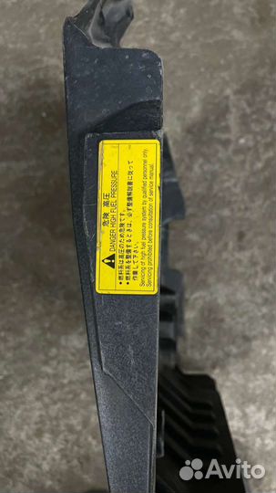 Крышка двигателя Mitsubishi galant 8 4g94