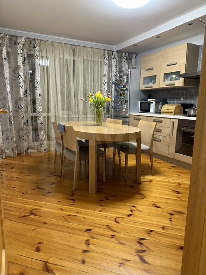 3-к. квартира, 98 м², 8/10 эт.