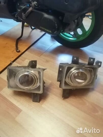 Стекло противотуманной фары на Opel Astra H