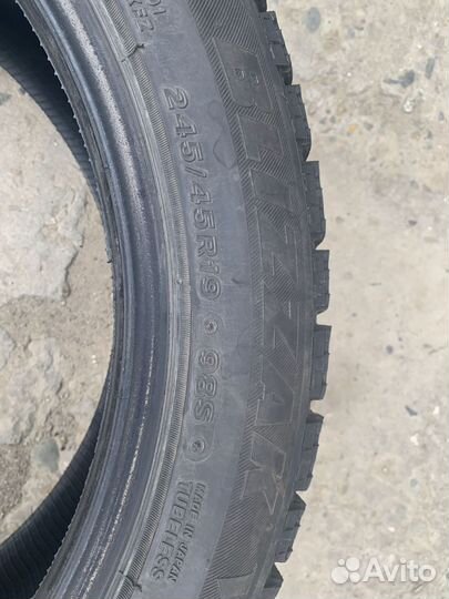 Bridgestone Blizzak VRX 245/45 R19