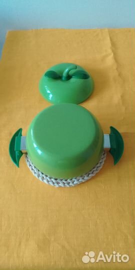 Кастрюля новая с антипригарным покрытием 1,7л