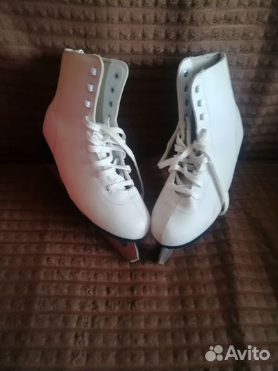 Коньки фигурные 41 размер