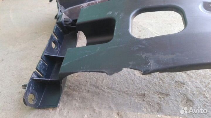 Кронштейн бампера задний левый Citroen C4 picasso