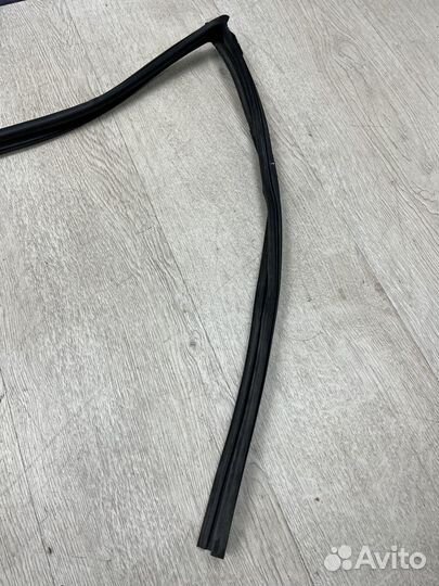 Уплотнитель проема стекла двери перед KIA RIO 2 Лев