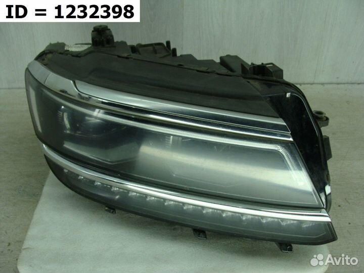 Фара правая Volkswagen Tiguan