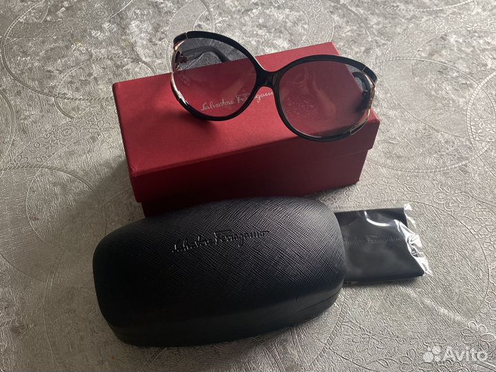 Salvatore Ferragamo Солнцезащитные очки