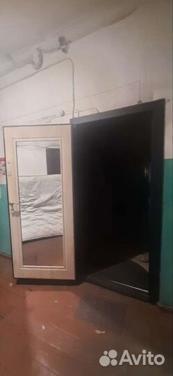 Дверь входная металлическая с зеркалом