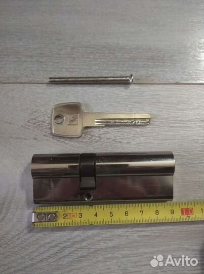 Личинка замка