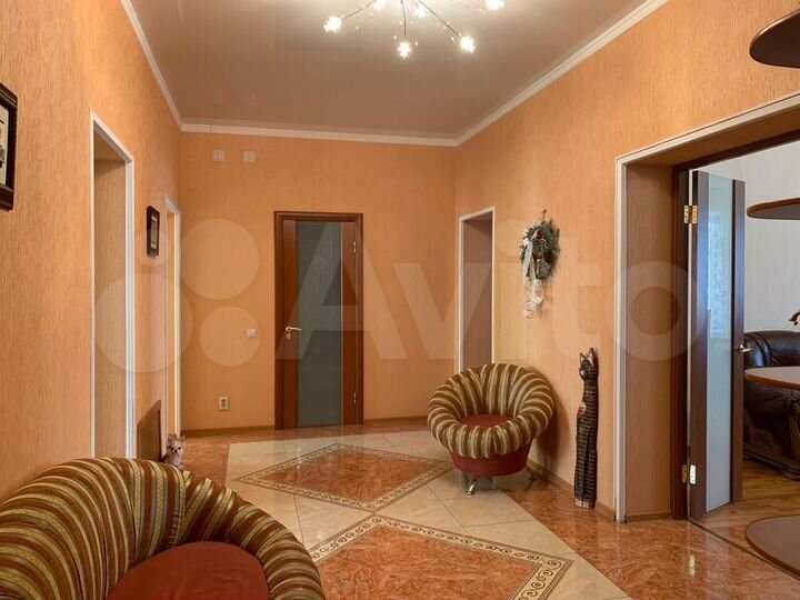 3-к. квартира, 110,6 м², 2/4 эт.