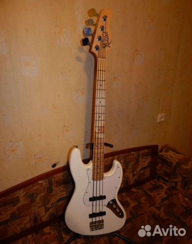 Бас гитара Rockdale JB