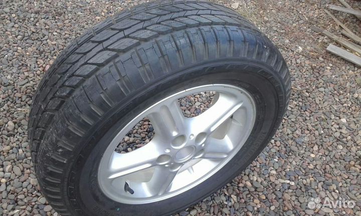 Michelin 4x4 Synchrone 215/65 R16