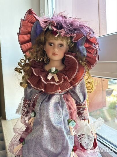 Кукла фарфоровая коллекционная