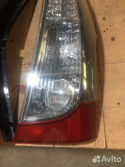 Mitsubishi grandis задние фары стопы