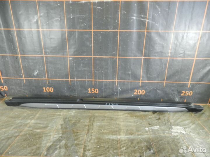 Накладка порога наружная правая-Mercedes-Benz GLA