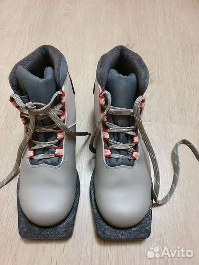 Лыжные ботинки классические