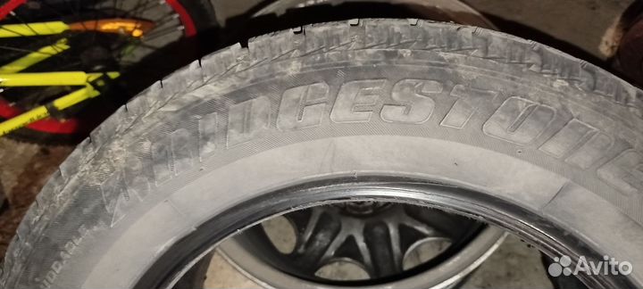 Bridgestone Ice Cruiser 7000 215/60 R16
