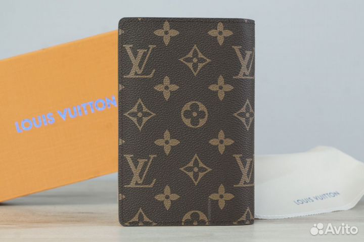 Обложка на паспорт Louis Vuitton принт Пикачу