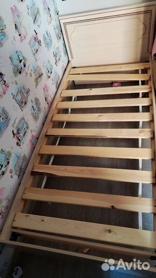 Детская деревянная кровать c матрасом (90x200)