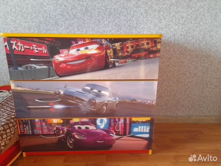 Продам детскую кровать машинку с комодом