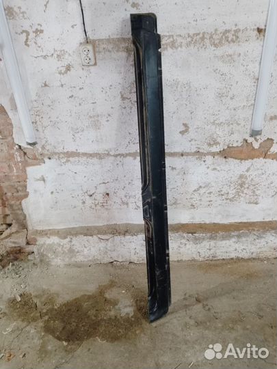 Порог и стойка