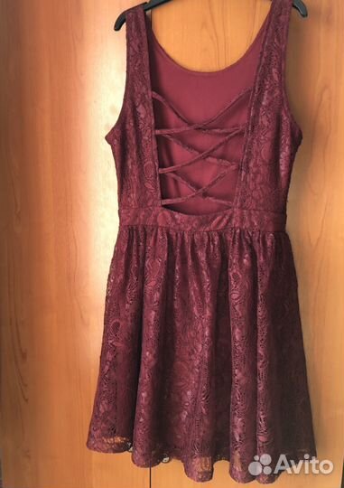 Платье красивое гипюр Forever 21