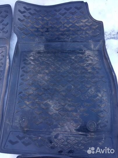 Автомобильные коврики резиновые