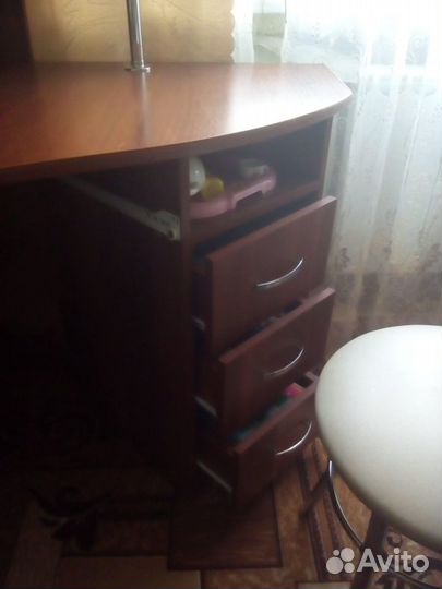 Продам компьютерный стол