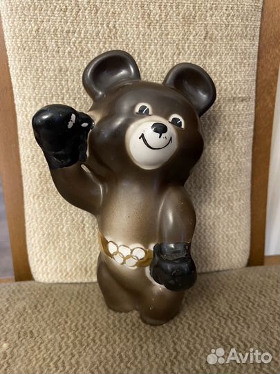 Фарфоровая статуэтка «Олимпийский мишка боксер«