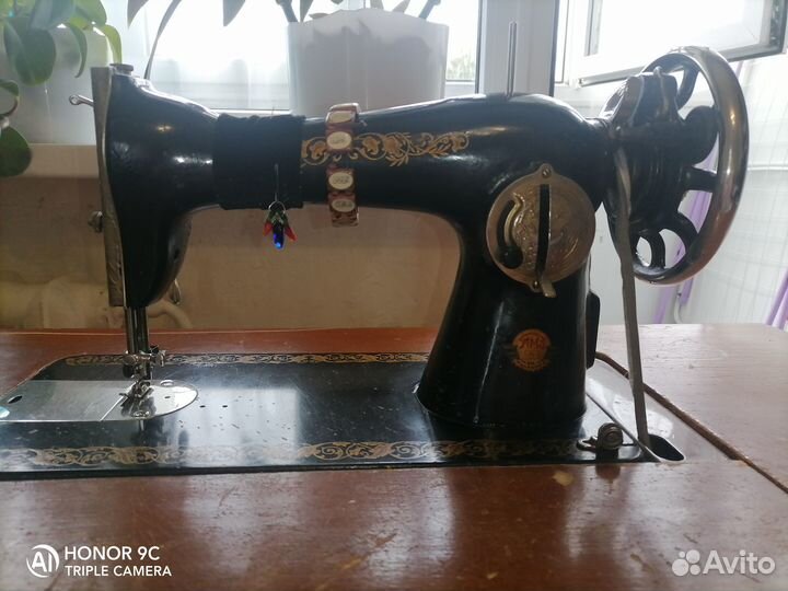 Швейная машинка