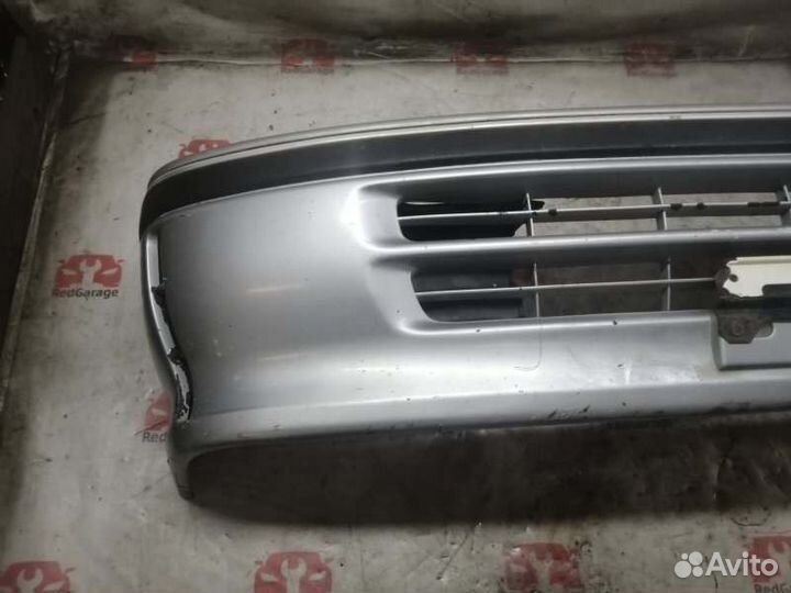 Бампер передний Toyota Hiace LH107G 3L 1990