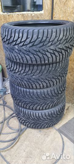 Yokohama IceGuard Stud IG65 285/35 R21