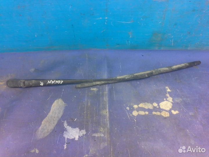 Поводок стеклоочистителя передний правый Renault L