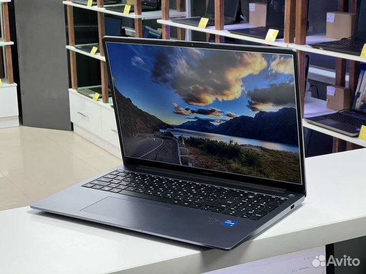 Ноутбук Huawei matebook d16 на оф. Гарантии