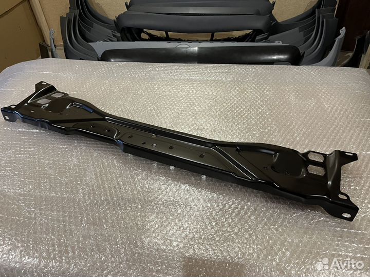 Верхняя панель телевизора Mercedes W212 новая