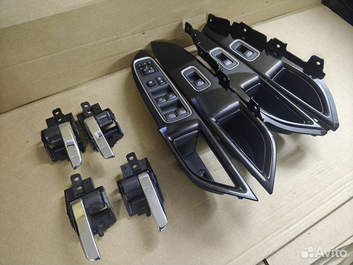 Вставки в двери, ручки Outlander 3 комплект