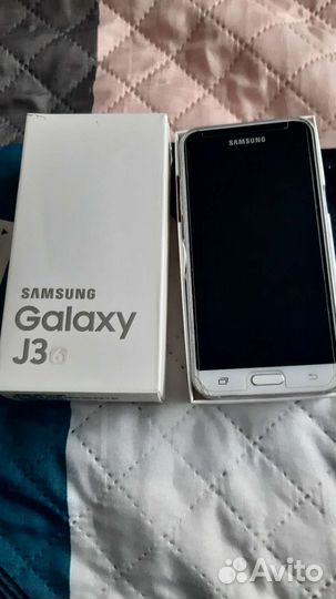 Телефон Samsung galaxy j3