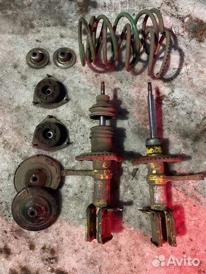 Передние стойки priora бу