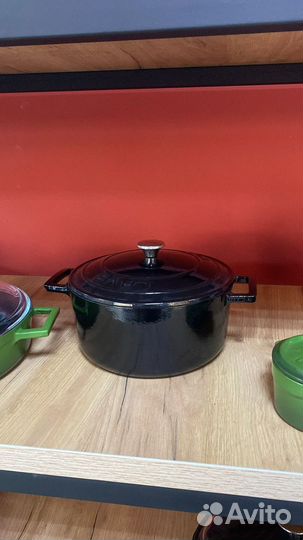 Кастрюля чугунная staub