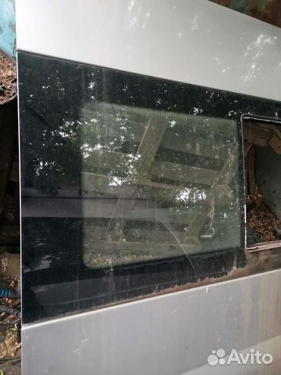 Боковое стекло сдвижной двери Ford Transit 7 2008